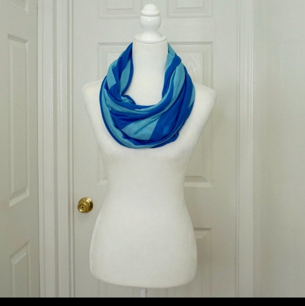 NWT GAP Blue Striped Circular Infinity Scarf (OS)